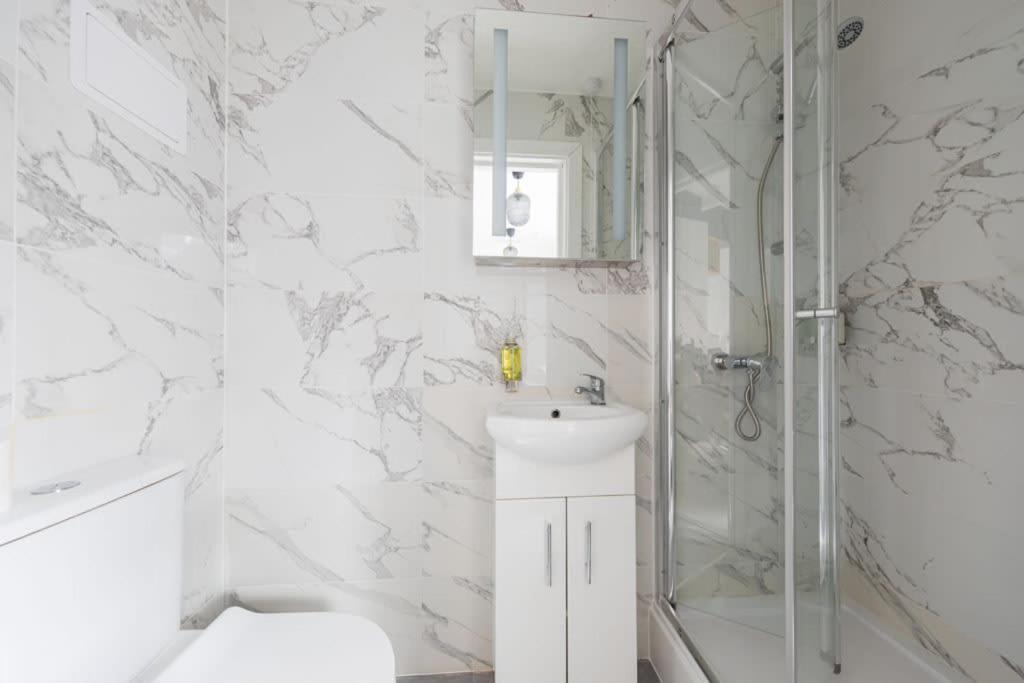 Victorian Beauty With Private Toilet And Shower Near Tube Station Londýn Exteriér fotografie